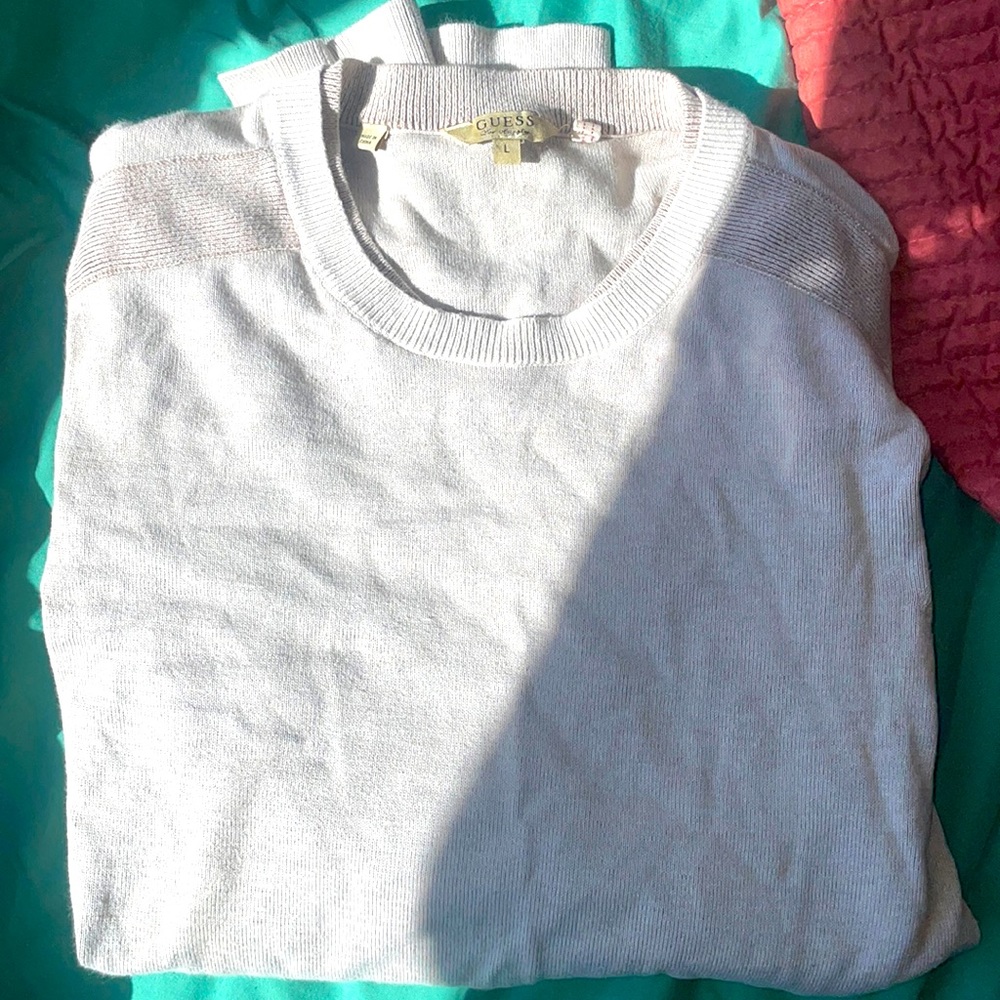 Large Guess Long-sleeve Cremé